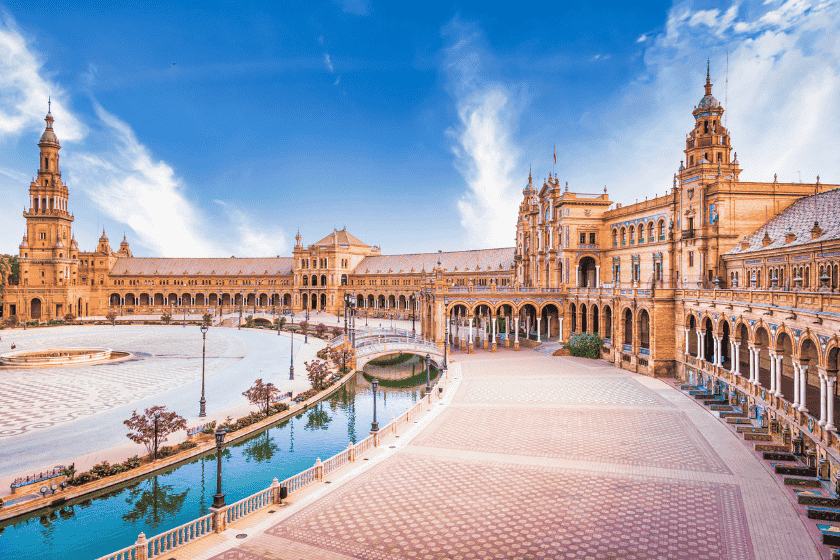 A beautiful view of Seville's Plaza de España